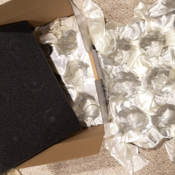 12 Pack Front Gate Holiday Collection Clear Glass Ball Ornaments Baubles NEW - Picture 6 of 7